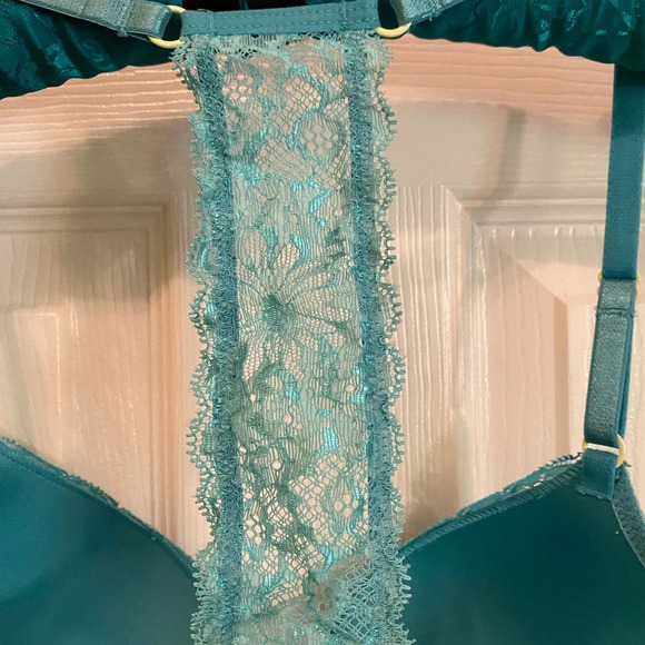 Victoria’s Secret 32C push up bra NWT - Picture 6 of 8